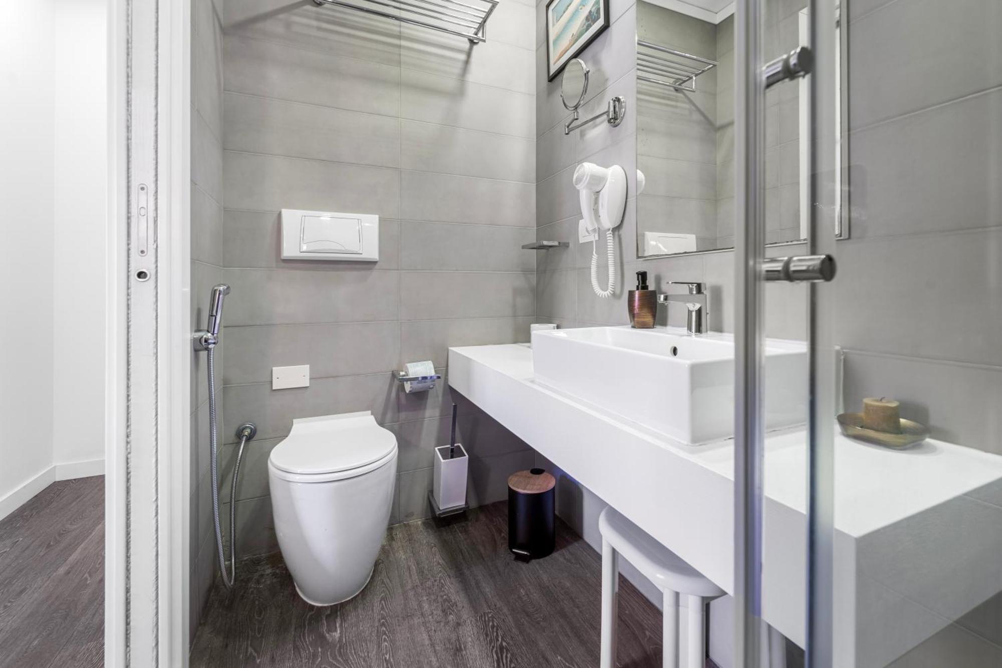 Ukiyo Suites And Rooms Cagliari Bagian luar foto